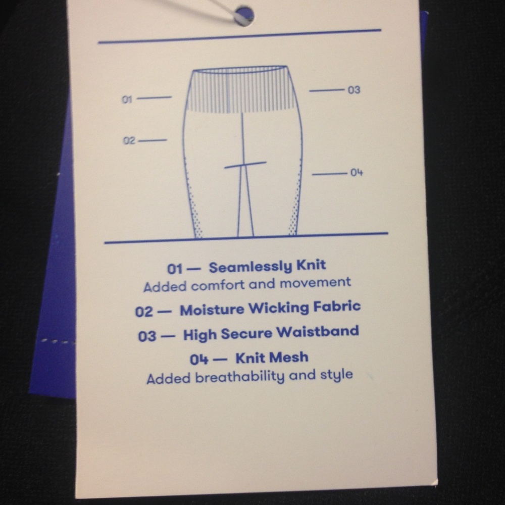 Women's Seamless 7/8 High Waist Laser Cut Leggings - Picture 3 of 3